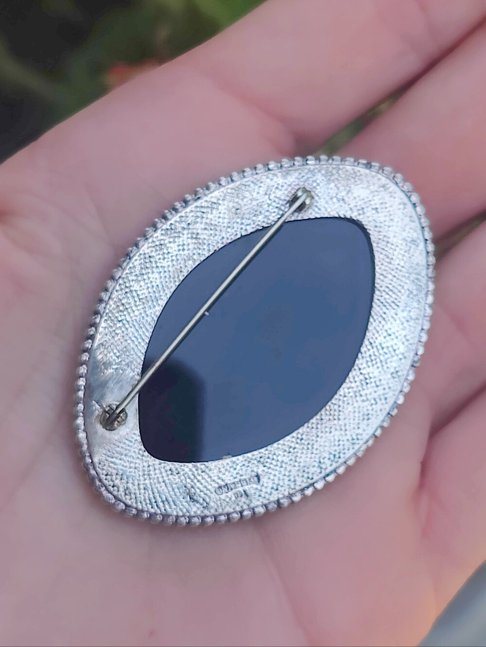 Large Vintage Sterling Onyx Brooch - Picture 3 of 6